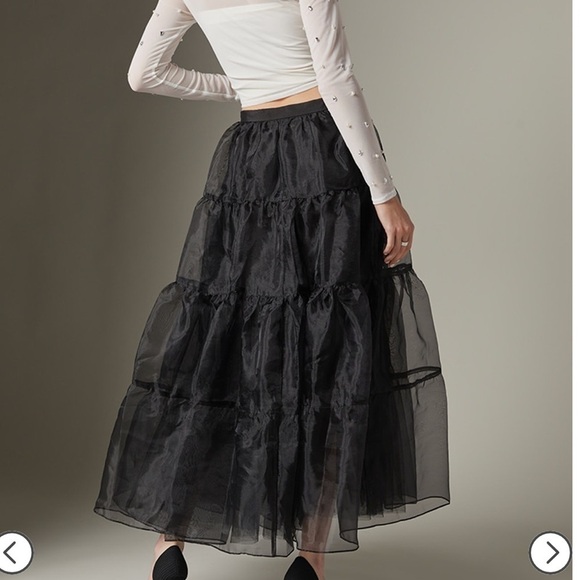 mi ami for Francesca’s Nanceen Black Maxi Skirt - Picture 2 of 4